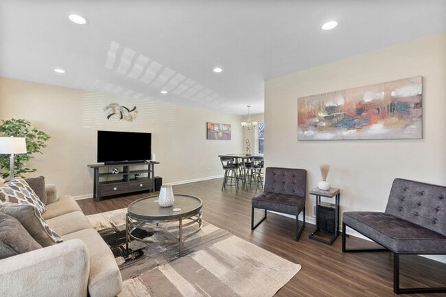 Building Photo - 623 Quail Run Rd