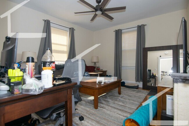 Foto del edificio - Nicely renovated 1 bed condo in Brighton