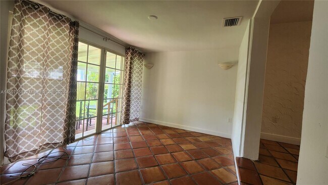 Building Photo - 4291 SW 14th St