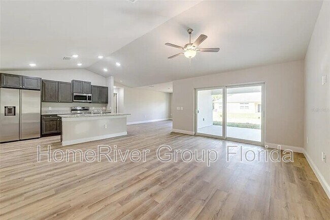 Building Photo - 1526 Knotty Pine Ave