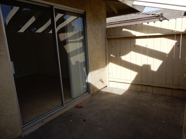 Foto del edificio - Single Story Condo in Port Hueneme