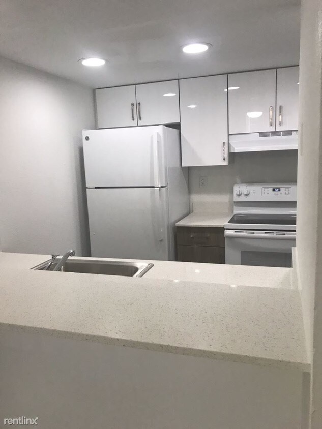 2 br, 2 bath - 1335 W 49th Pl - 2 br, 2 bath  - 1335 W 49th Pl