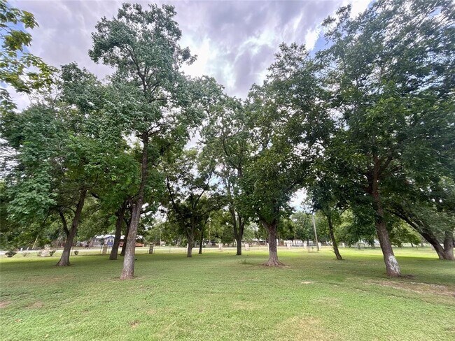 Building Photo - 18602 River Timber Dr