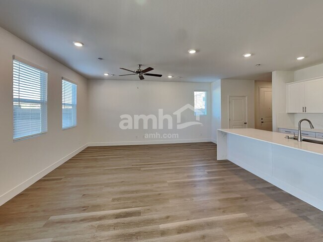 Building Photo - 8074 Winterfell Peak Ave