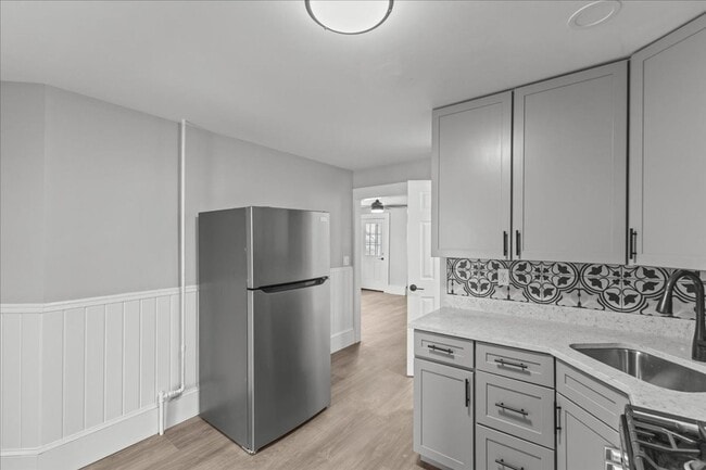 Photo - 88-94 Lafountain St Apartment