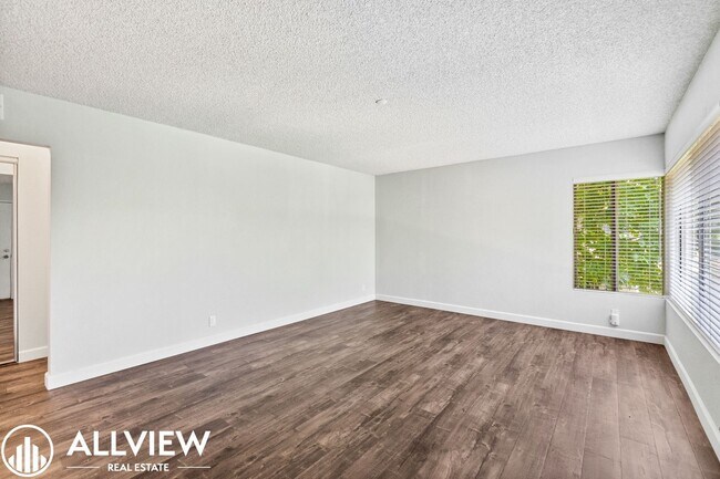 Foto del edificio - 3 br, 2 bath House - 104 Clearbrook