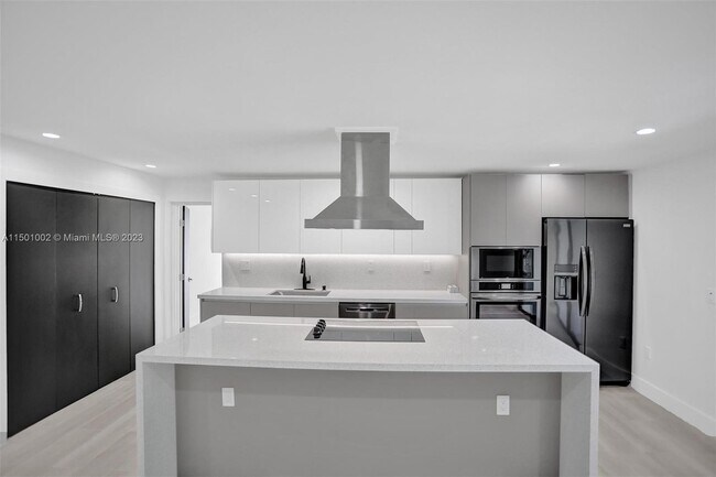 Foto del edificio - 3360 SW 7th St
