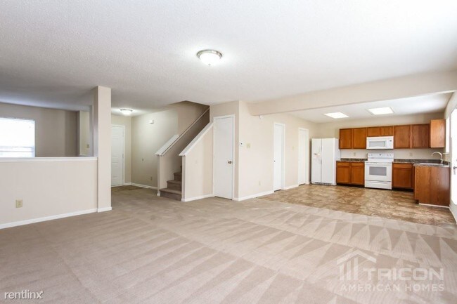 Building Photo - 5632 N Jefferson Dr