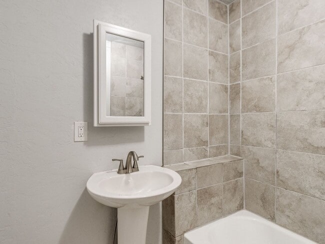 Foto del edificio - Updated Cozy 2 Bed 1 Bath Home in Guthrie ...