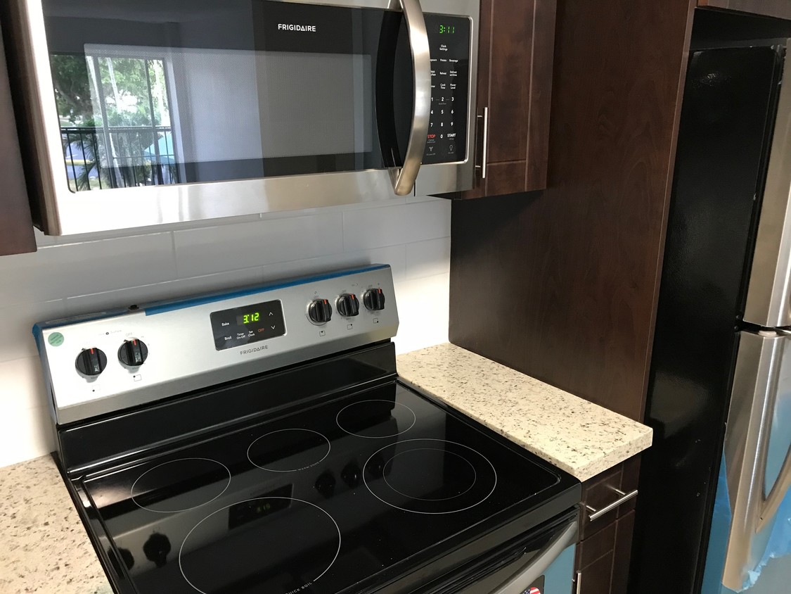 Kitchen appliances - 14250 SW 62nd St