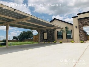 Building Photo - 3805 Valeria St