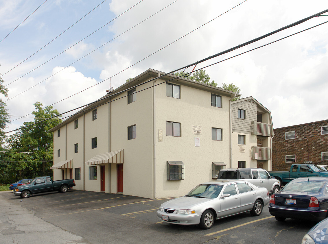 Primary Photo - Norwich Townhomes