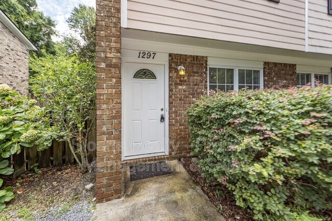 Building Photo - 1297 Mathis Ferry Rd