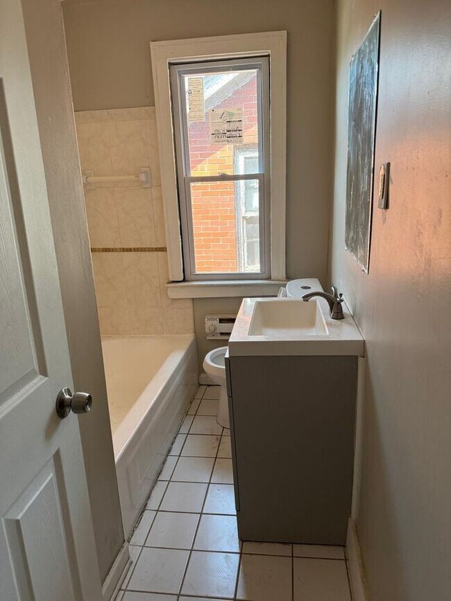 Foto del edificio - Cozy 2-bedroom, 1-bathroom apartment