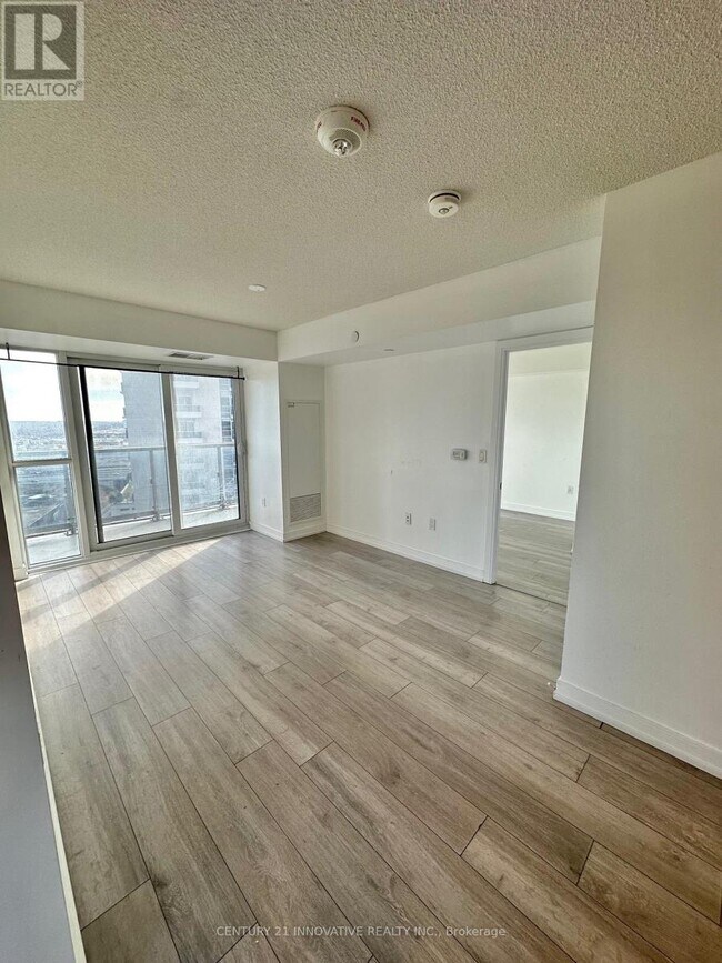 Building Photo - 225 Village Green Square