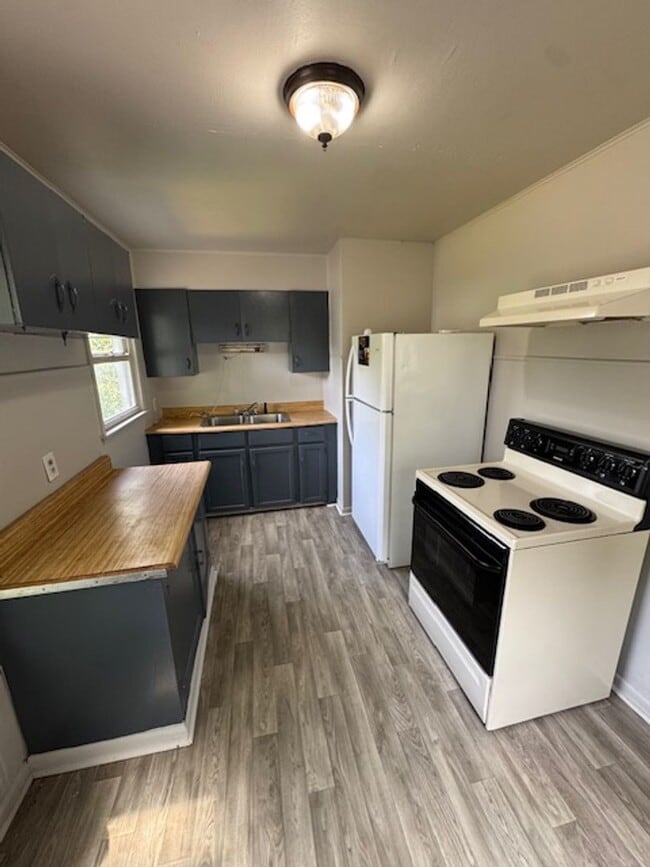 Building Photo - 4508 Plaza Dr