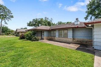 Building Photo - 9333 Walterville Rd