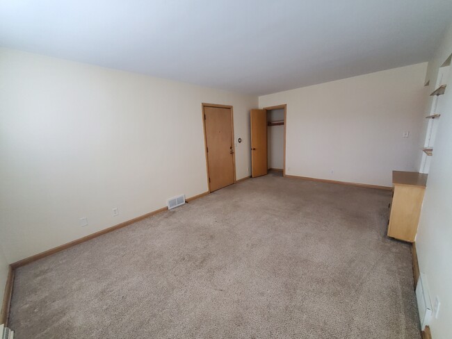 Livingroom (NEW FLOORING WILL BE INSTALLED) - 5224 W Forest Home Ave