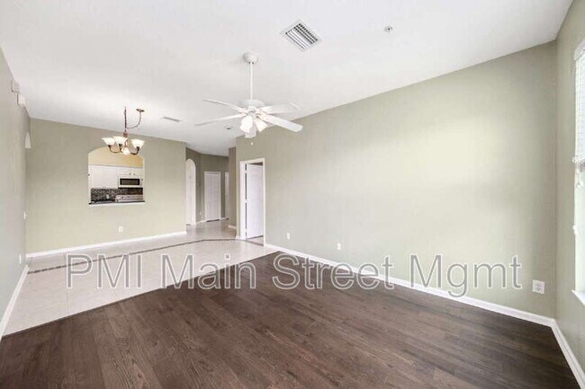 Foto del edificio - 580 Brantley Terrace