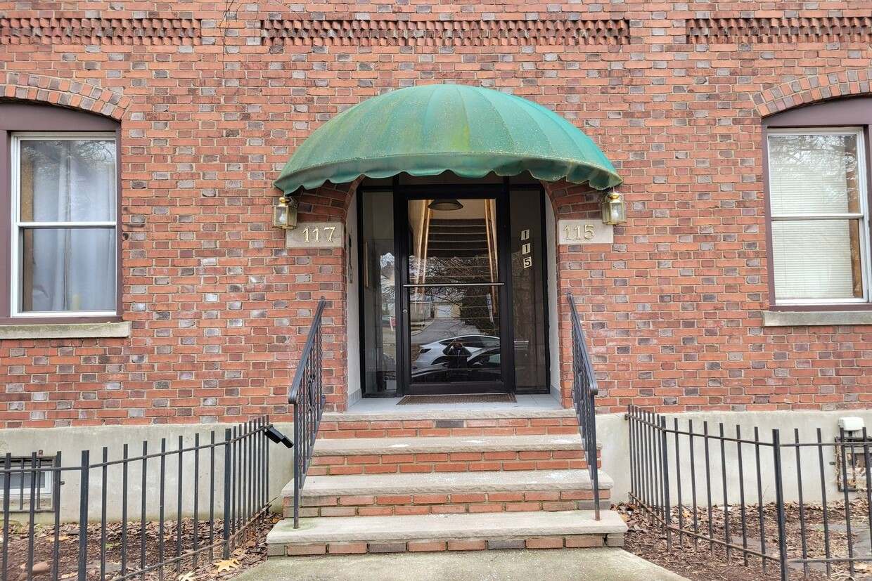 Foto principal - 117 Forest St