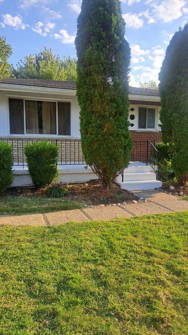 Building Photo - 4275 Selby Ct