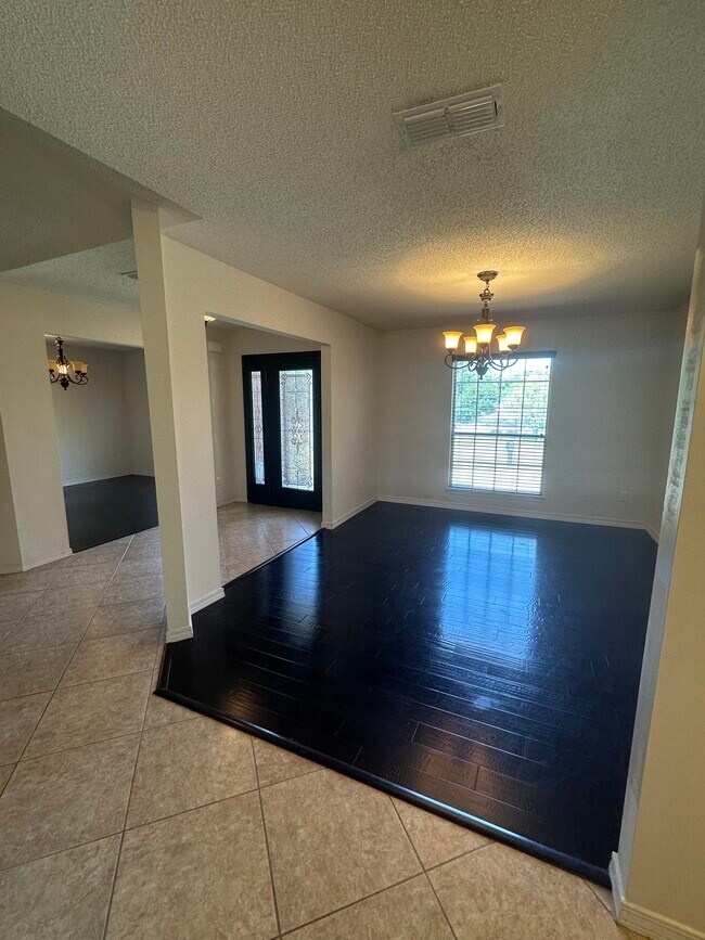 Building Photo - 311 Peggy Dr