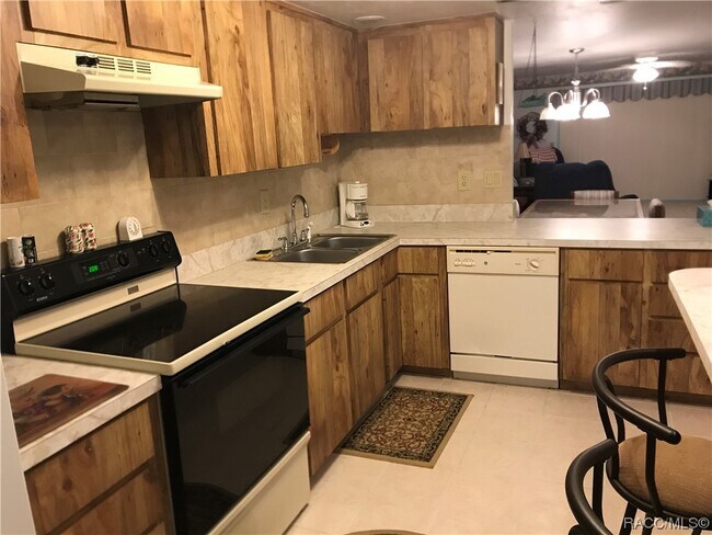 Foto del edificio - 333 E Hartford St