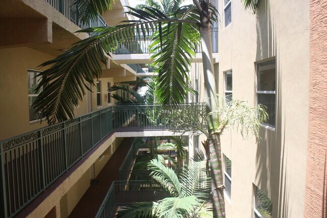 Building Photo - 1610 Presidential Way