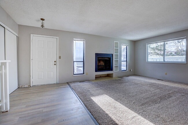 Foto del edificio - $1,940.95, 2-bed, 2-bath located in Denver