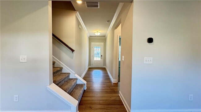 Building Photo - 4587 Silver Oak Dr SW