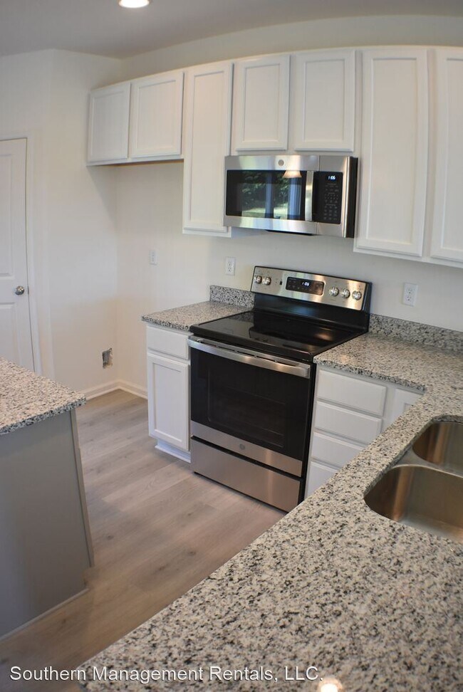 Building Photo - 3 br, 2.5 bath House - 129 Sussex Place