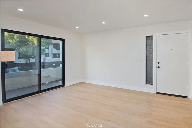 Foto del edificio - 18028 Saratoga Way