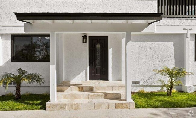 Building Photo - 2537 Davis Ave