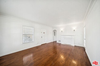 Building Photo - 7758 Rosewood Ave