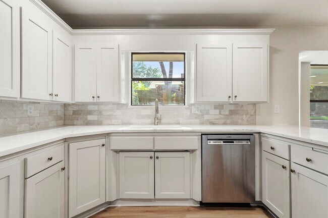 Building Photo - 8747 S 68th E Ave