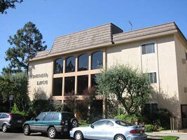 Fachada del edificio - 8745 Delgany Ave