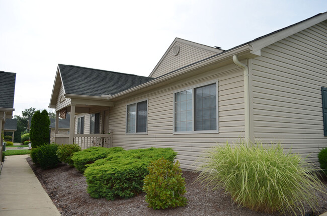 Building Photo - 701 Altamonte Dr