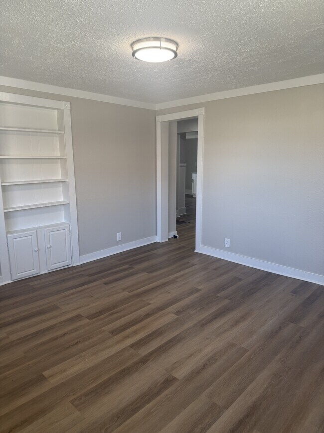 Building Photo - 2208 Cheek St