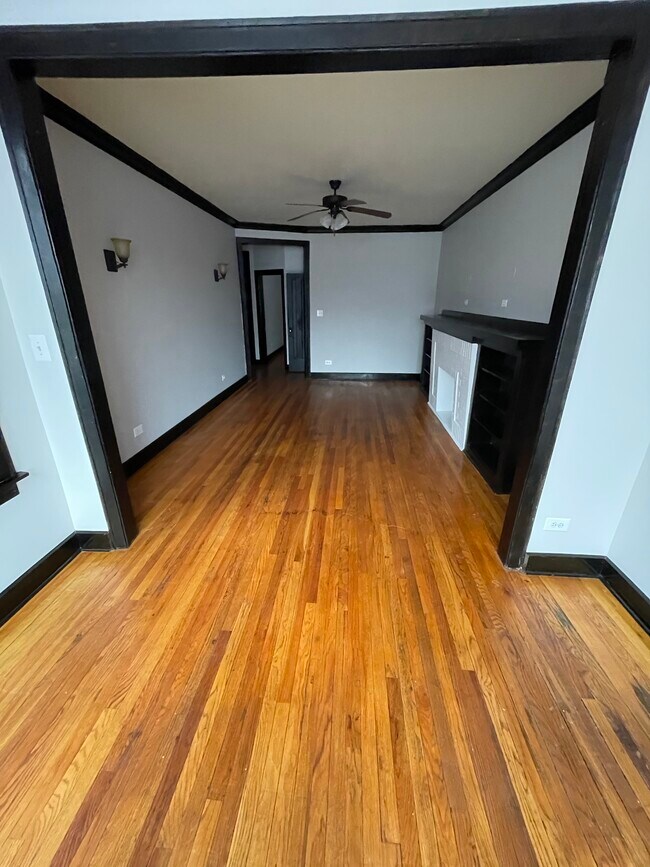 Foto del edificio - 6409 N Lakewood Ave