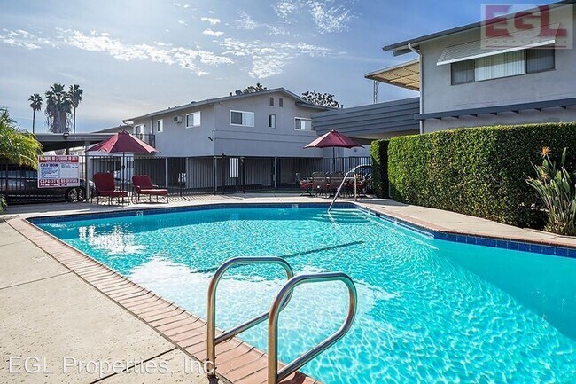 Foto del edificio - 5626-5630 Sultana Ave