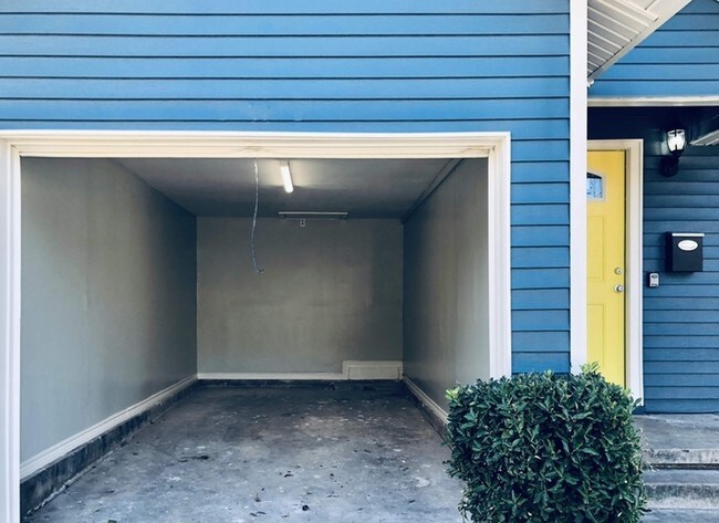 Foto del edificio - 3016 McKenzie Ave