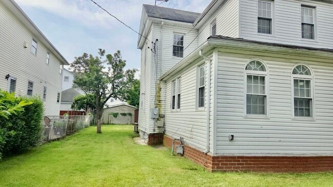 Foto del edificio - 223 Jackson Ave