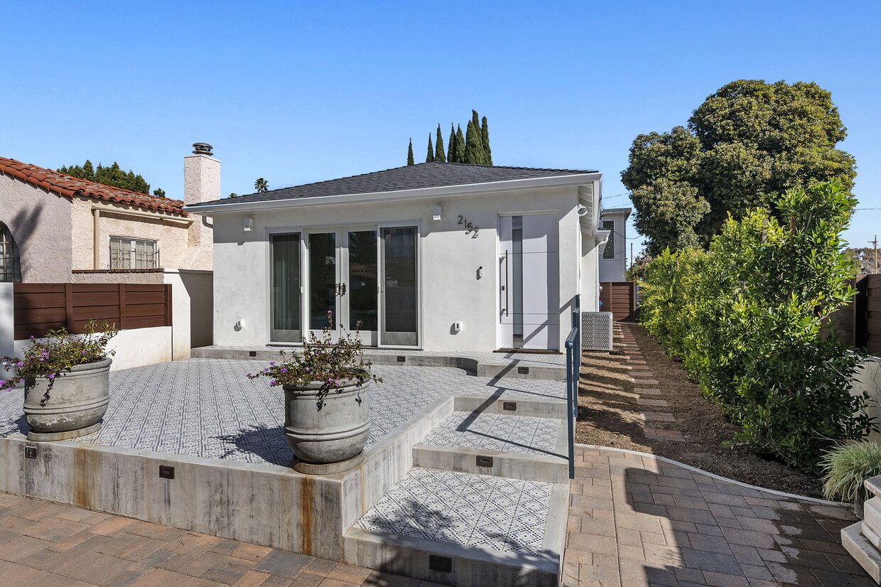 Front patio with french doors - 2152 Parnell Ave