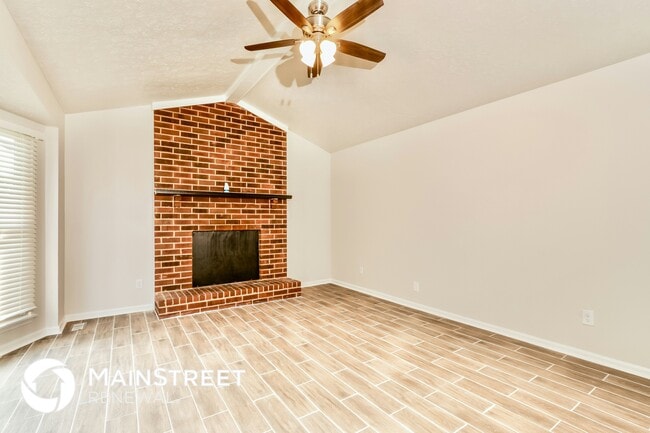 Building Photo - 10302 Bayport Rd