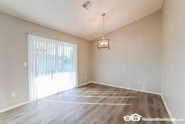 Building Photo - 3 Bedroom Phoenix Home