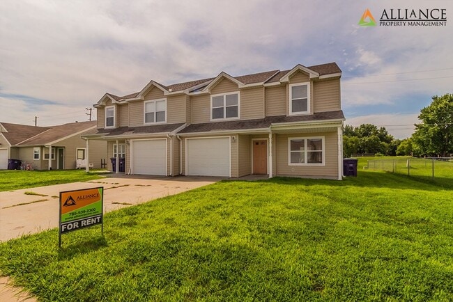 Building Photo - 500 Brookmont Dr