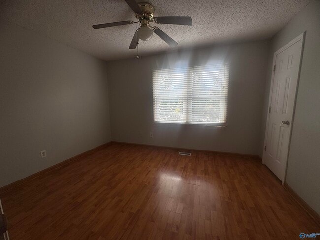 Foto del edificio - 210 Marinawoods Dr SE