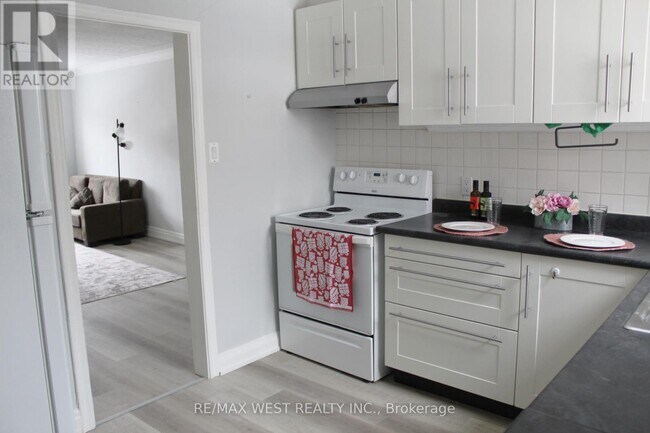 Photo du bâtiment - 17 S Kingsway