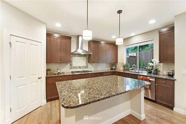 Foto del edificio - 4321 229th Place Southeast