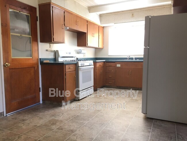 Foto del edificio - 252 Connors Ave